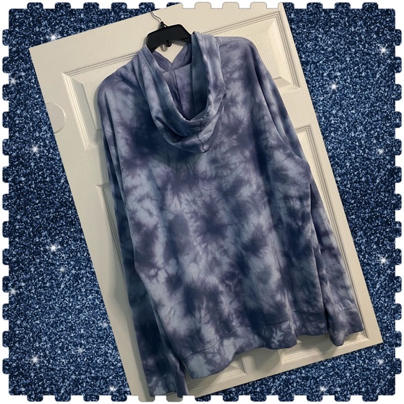 Old Navy Classic Pullover Hoodie - Picture 2 of 4